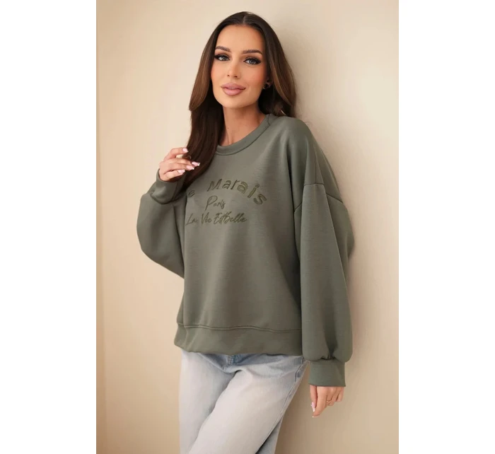 Dámská mikina s výšivkou volného střihu model 21893770 khaki - K-Fashion Dámská mikina s výšivkou volného střihu model 21893770 khaki - K-Fashion
