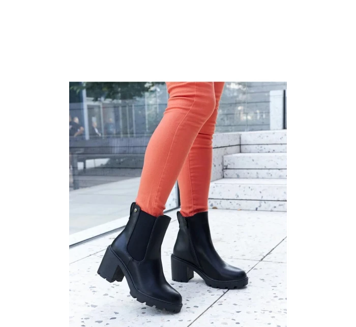 Boty na podpatku model 204766 Solea Boty na podpatku model 204766 Solea