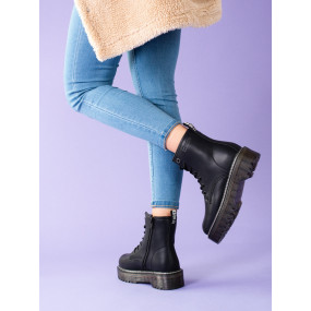 Zajímavé  kotníčkové boty dámské černé bez podpatku