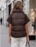 Krótka kamizelka damska pikowana brązowa model 22341154 - FashionStreet Krótka kamizelka damska pikowana brązowa model 22341154 - FashionStreet