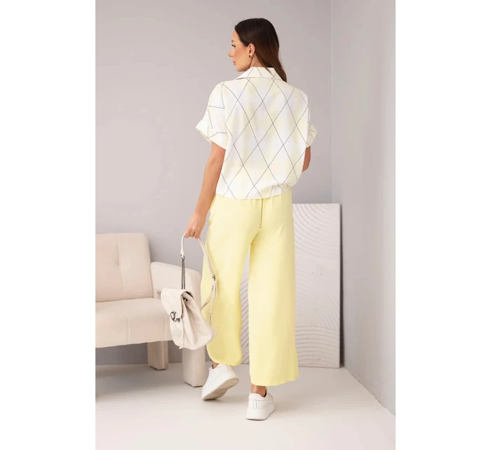 Dámský komplet viskózová košile s vázáním a kalhoty s gumou žlutý Dámský komplet viskózová košile s vázáním a kalhoty s gumou žlutý