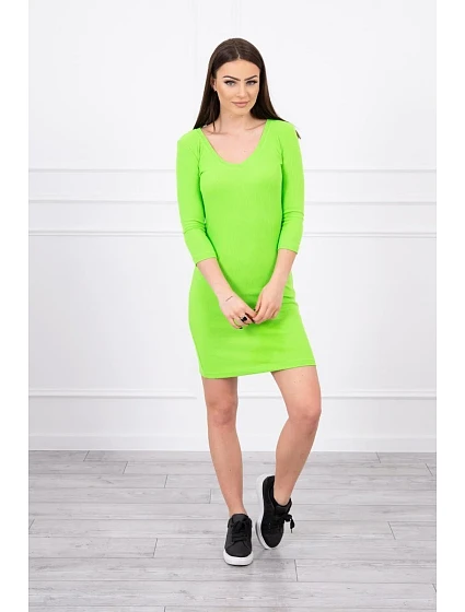 Přiléhavé šaty se zeleným model 18742742 výstřihem - K-Fashion Přiléhavé šaty se zeleným model 18742742 výstřihem - K-Fashion