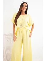 Dámský viskózový komplet halenka s krátkým rukávem a kalhoty se širokými nohavicemi žlutý