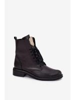 Kožené dámské kotníkové boty na ploché podrážce se zlatým detailem model 21707552 Černé - Zazoo Kožené dámské kotníkové boty na ploché podrážce se zlatým detailem model 21707552 Černé - Zazoo