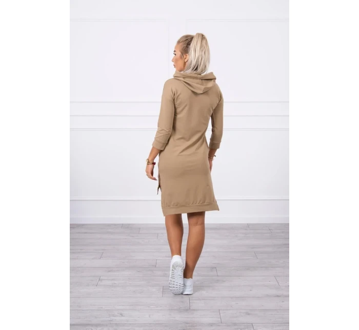 Šaty s delšími zády a barevným velbloudím potiskem