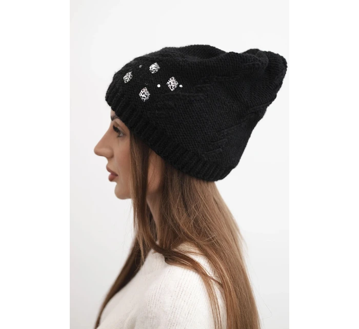 Dámská zimní čepice z vlny s ozdobnými aplikacemi K468 černá Dámská zimní čepice z vlny s ozdobnými aplikacemi K468 černá