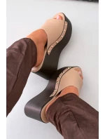 Dámské nazouváky na platformě s béžové model 21918817 - Boto Dámské nazouváky na platformě s béžové model 21918817 - Boto