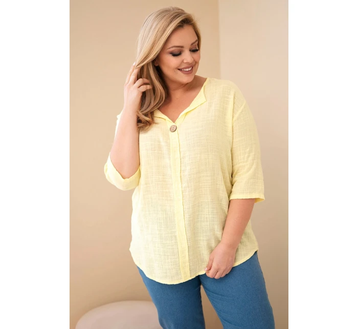 Dámská bavlněná halenka Plus Size s výstřihem na knoflíky žlutá Dámská bavlněná halenka Plus Size s výstřihem na knoflíky žlutá