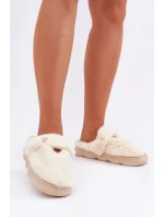 Hřejivé pantofle s malou broží světle béžové Primaria Hřejivé pantofle s malou broží světle béžové Primaria