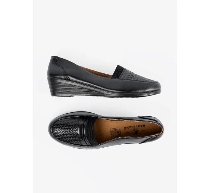 Klasické dámské  polobotky černé na klínku