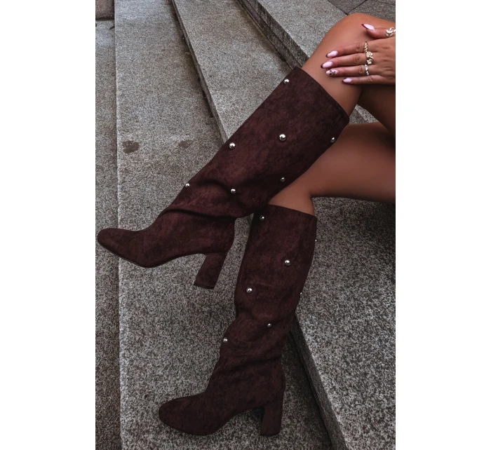 Dámské zateplené kozačky na podpatku s ozdobnými detaily Lucinda – čokoládové