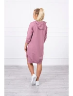 Šaty s kapucí a delšími zády tmavě růžové