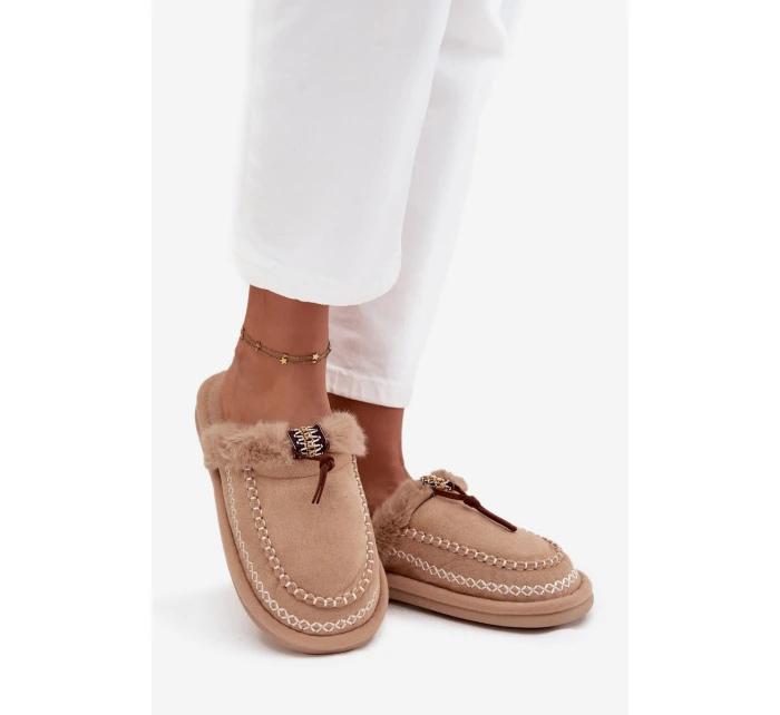 Dámské chlupaté papuče s kožíškem a výšivkou – béžové Perivelle Dámské chlupaté papuče s kožíškem a výšivkou – béžové Perivelle