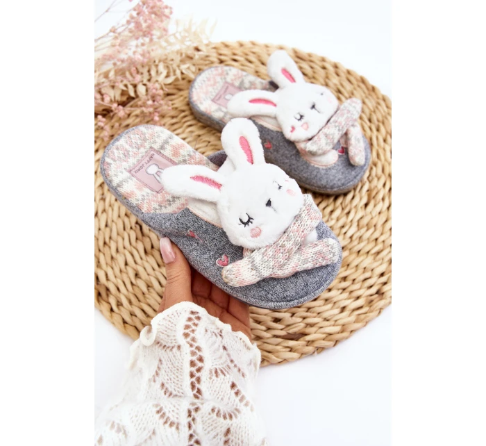 Dětské pantofle na tlusté podrážce šedé model 21641392 - Boto