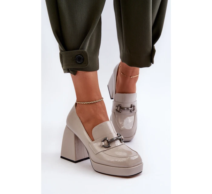 Lakové dámské polobotky na podpatku šedé D&A MR38-906