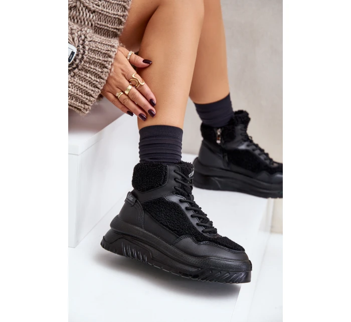 Dámské sneakersy na platformě s kožíškem typu beránek Lee Cooper LCJ-24-47-3145 Černé