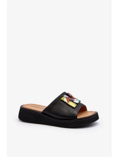 Dámské kožené pantofle s černým zdobením Asames