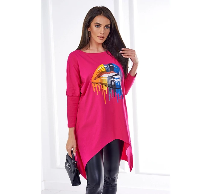 Oversize halenka s model 21752858 potiskem rtů fuchsiová - K-Fashion Oversize halenka s model 21752858 potiskem rtů fuchsiová - K-Fashion