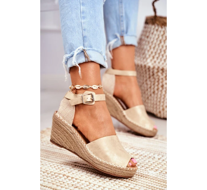 Sandály Na Pleteném Klínu Zlaté Maritta Sandály Na Pleteném Klínu Zlaté Maritta