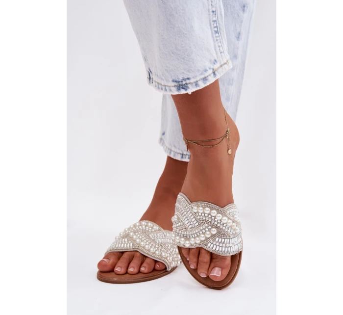 Zdobené pantofle na ploché podrážce stříbrné Dovima