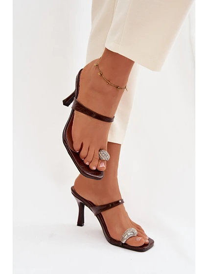 Dámské lodičky na s ozdobným detailem Čokoládové model 21943388 - Boto