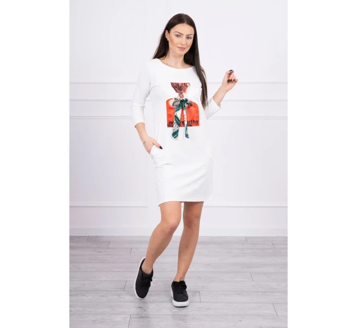 3D šaty v barvě ecru model 18744008 - K-Fashion