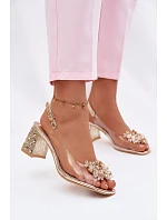 Průhledné sandály na podpatku s krystaly model 22102733 Zlaté - VINCEZA Průhledné sandály na podpatku s krystaly model 22102733 Zlaté - VINCEZA