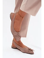 Kožené semišové sandály na plochém podpatku s ozdobným květem Vinceza Béžové