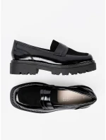 Zajímavé dámské černé mokasíny na širokém podpatku Zajímavé dámské černé mokasíny na širokém podpatku