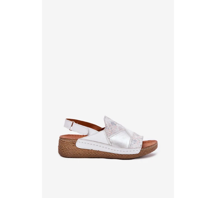 Dámské Kožené Sandály Na Klínu S Pletením model 21702005 Bílé - Maciejka