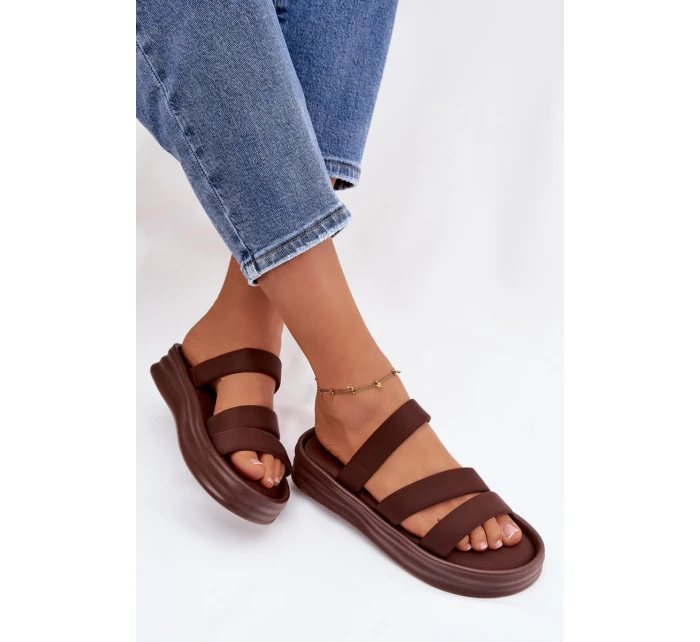 dámské pantofle na platformě s pásky čokoládové model 21943276 - Boto