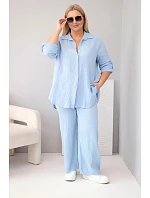 Dámský komplet Plus Size s košilí na knoflíky a s kalhotami se širokými nohavicemi modrý model 22069919 - K-Fashion Dámský komplet Plus Size s košilí na knoflíky a s kalhotami se širokými nohavicemi modrý model 22069919 - K-Fashion