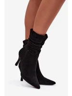 Dámské kotníkové boty na jehlovém podpatku s mačkanou horní částí Ulisse – černé, eko semiš Dámské kotníkové boty na jehlovém podpatku s mačkanou horní částí Ulisse – černé, eko semiš