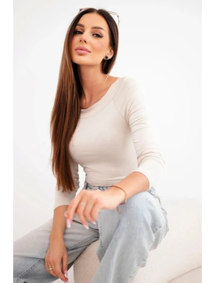 Dámská viskózová blůza s širokým výstřihem a dlouhým rukávem béžová Dámská viskózová blůza s širokým výstřihem a dlouhým rukávem béžová