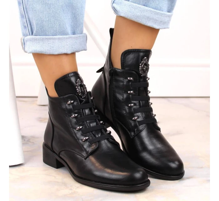 Ploché zateplené boty na podpatku Jezzi W JEZ412A černá Ploché zateplené boty na podpatku Jezzi W JEZ412A černá