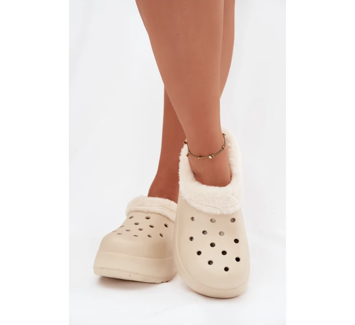 Dámské pěnové pantofle zateplené kožíškem – béžové Palvine Dámské pěnové pantofle zateplené kožíškem – béžové Palvine