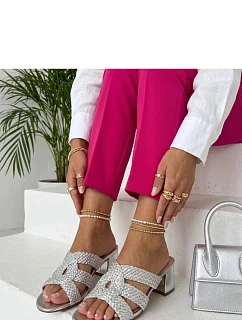 Klapky na podpatku model 228226 Solea