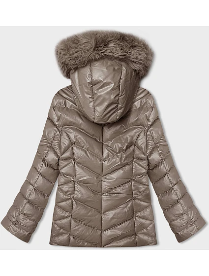 Krátká zimní bunda v barvě cappuccino s kapucí model 21246227 - J.STYLE Krátká zimní bunda v barvě cappuccino s kapucí model 21246227 - J.STYLE