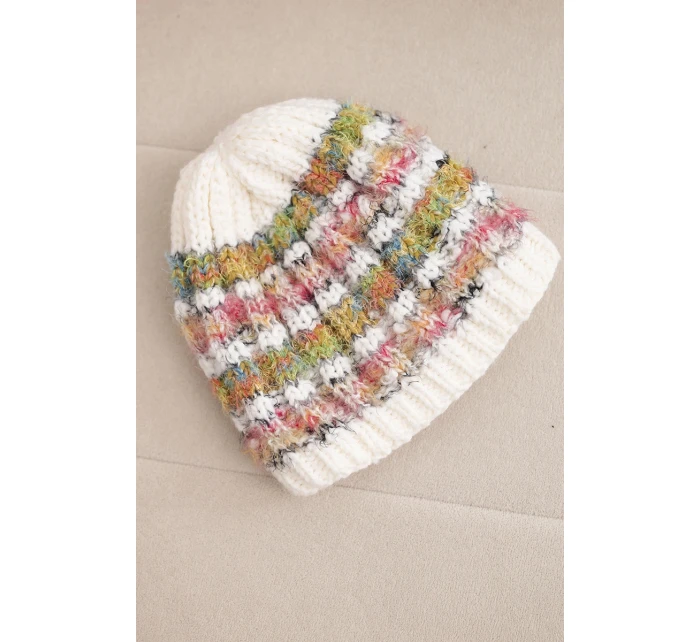 Dámská zimní vlněná čepice s ozdobnými krystalky K399 černá