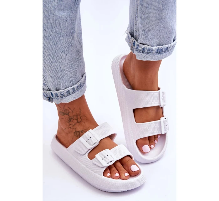 Dámské pěnové sandály s pruhy Bíle Sharmen