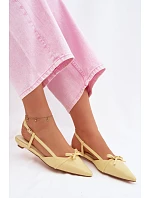 Dámské sandály z umělé kůže na nízkém podpatku model 22107051 - Boto