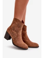 Boty S Svrškem Na Podpatku Eko Semišové Hnědé model 21668000 - Boto Boty S Svrškem Na Podpatku Eko Semišové Hnědé model 21668000 - Boto
