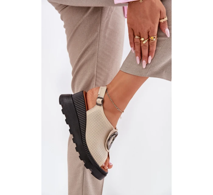 Dámské Kožené Sandály Na Klínu S Ozdobou Béžové Artiker model 21695584 - Boto