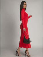 Hladké šaty s dlouhým rukávem a červeným rolákem