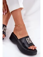 Kožené Dámské Pantofle S Ozdobou Černé model 21695126 - VINCEZA