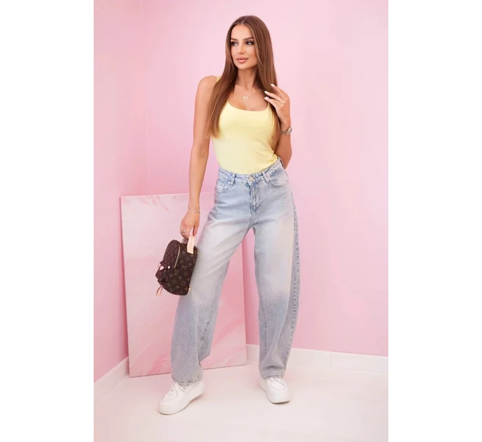 Dámská halenka na ramínka s výstřihem světle žlutá