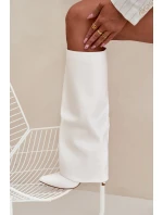 Zateplené kozačky na jehlovém podpatku s ohrnutým svrškem bílé model 21704872 - Boto Zateplené kozačky na jehlovém podpatku s ohrnutým svrškem bílé model 21704872 - Boto