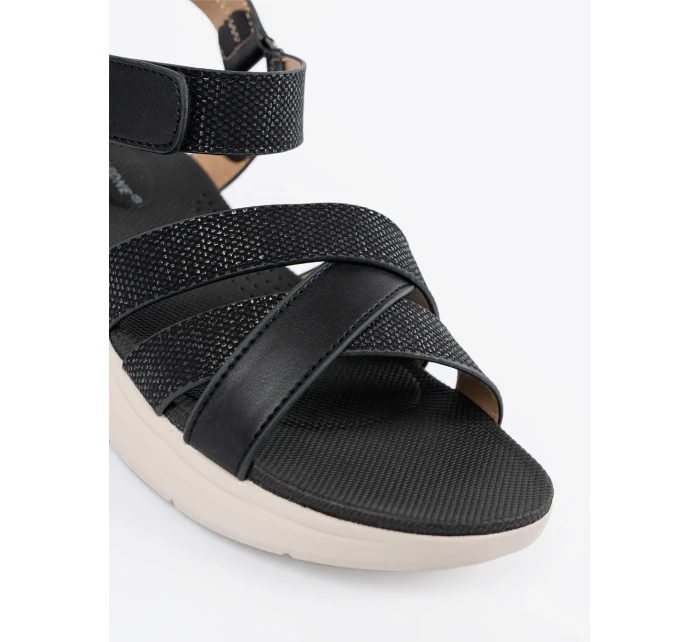 Praktické  sandály černé dámské platforma