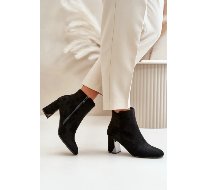 Zateplené Kotníkové Boty Na Podpatku S Zrcadlovým Prvkem Černé Silvare Zateplené Kotníkové Boty Na Podpatku S Zrcadlovým Prvkem Černé Silvare