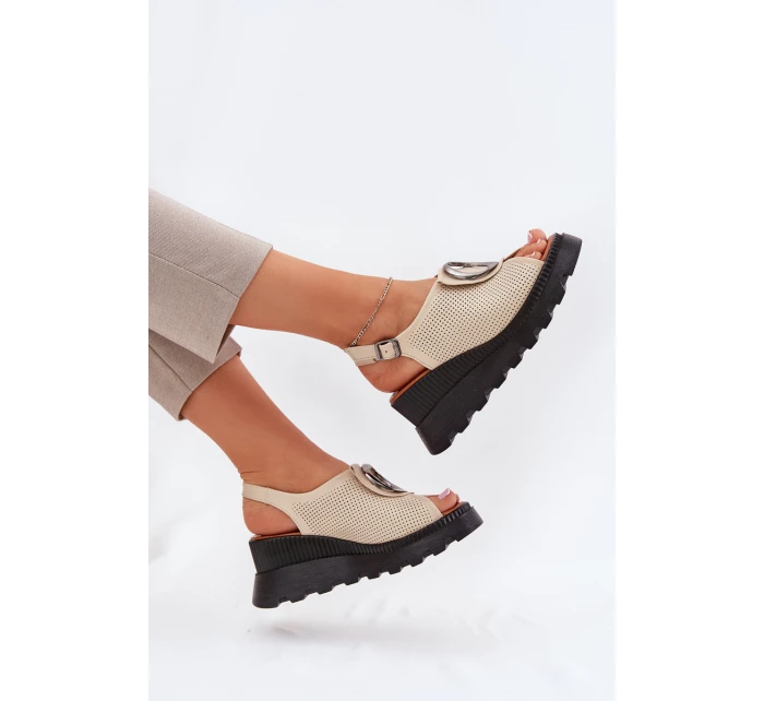 Dámské Kožené Sandály Na Klínu S Ozdobou Béžové Artiker model 21695584 - Boto